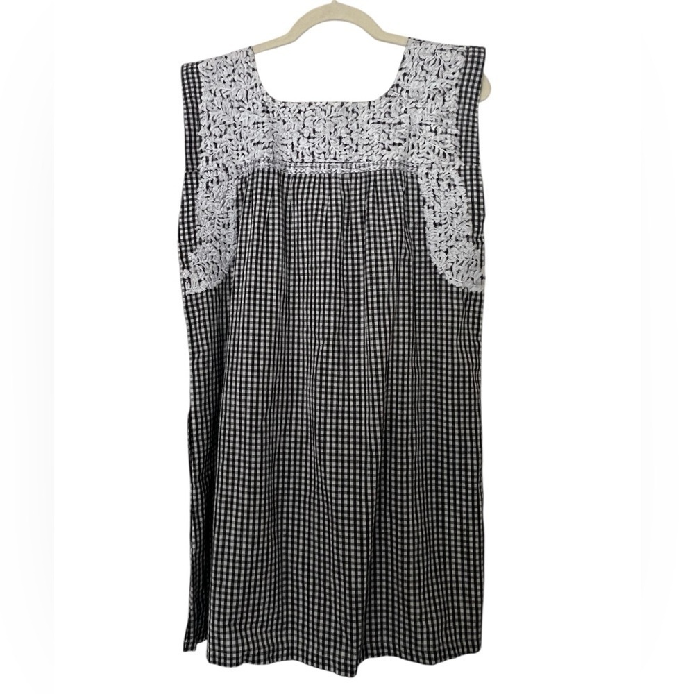J. Marie Gingham Embroidered Dress - Picture 4 of 6